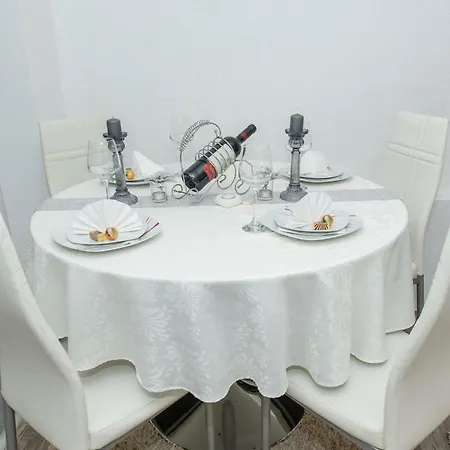 King&queen Apartment